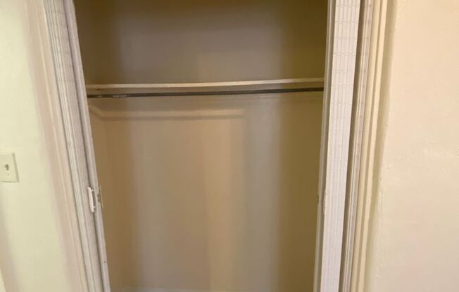 Studio, 1 bath, 400 sqft, $725, Unit 1620-4