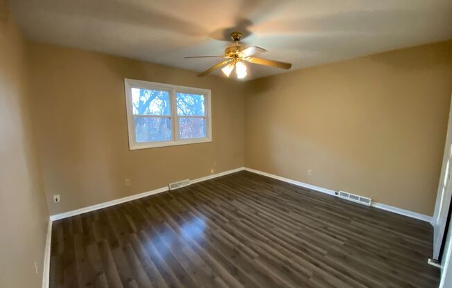 2 beds, 1 bath, 832 sqft, $800, Unit 908