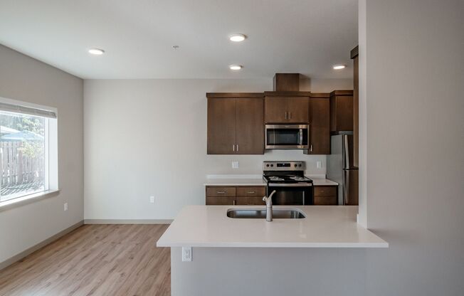 2 beds, 2 baths, $1,695, Unit 756-101