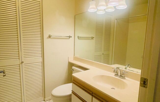 3 beds, 3 baths, $3,700, Unit # L 301