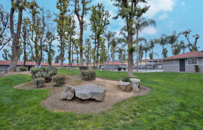 Home - Silver Lake Apartments - Fresno, CA