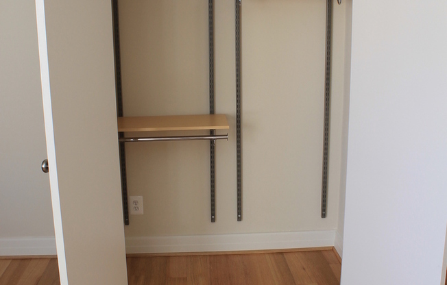 Studio, 1 bath, 450 sqft, $2,075, Unit 301