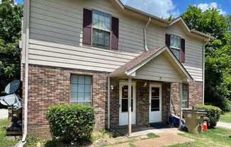 Renovated 1 Bedroom / 1 Bathroom in Madison! Pet friendly! A block from everything you need!