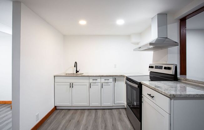 1 bed, 1 bath, 1,100 sqft, $1,195, Unit Unit B