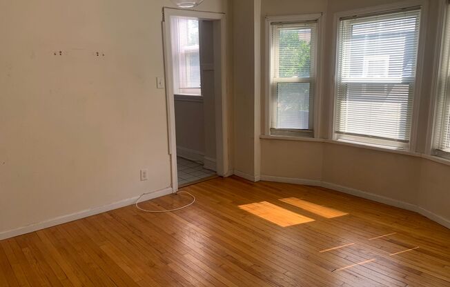 One Bed in Oak Park, Pet Friendly!