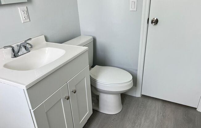 2 beds, 1 bath, 750 sqft, $1,800, Unit 5300-17