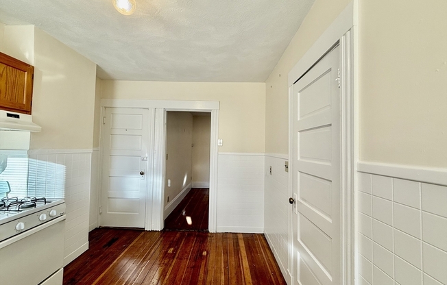 1 bed, 1 bath, 600 sqft, $2,080, Unit 19