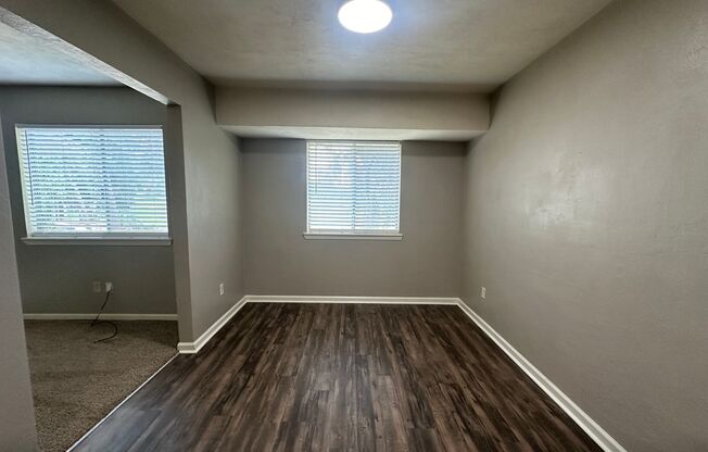 2 beds, 1 bath, 900 sqft, $1,050