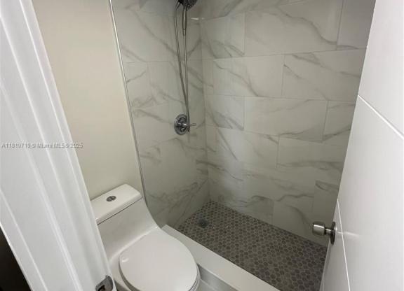 10090 NW 80 CT