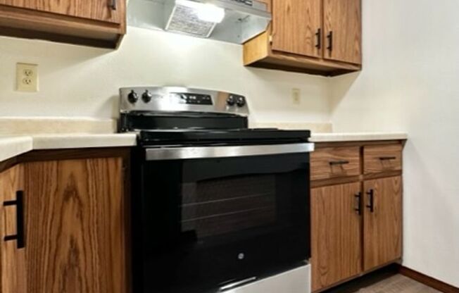 1 bed, 1 bath, 722 sqft, $925, Unit Apt. 4