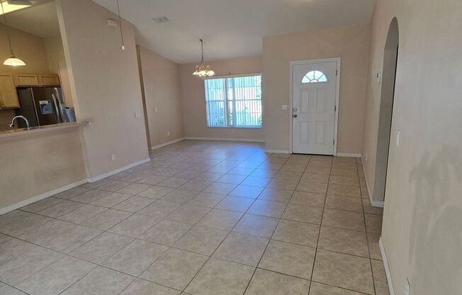 Your Ideal 3-Bedroom, 2-Bath Home in Poinciana, FL.