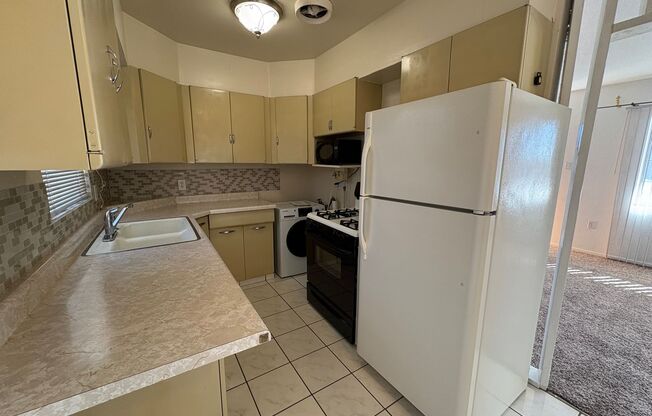 3 beds, 1 bath, $1,300