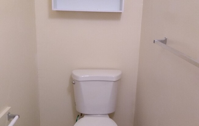 Studio, 1 bath, 334 sqft, $1,250, Unit 402