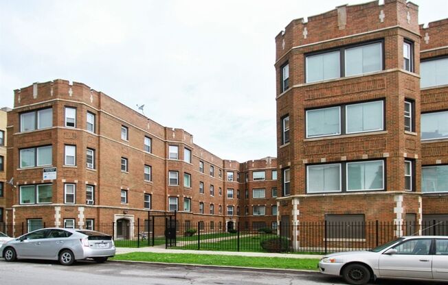 1742 E 72nd