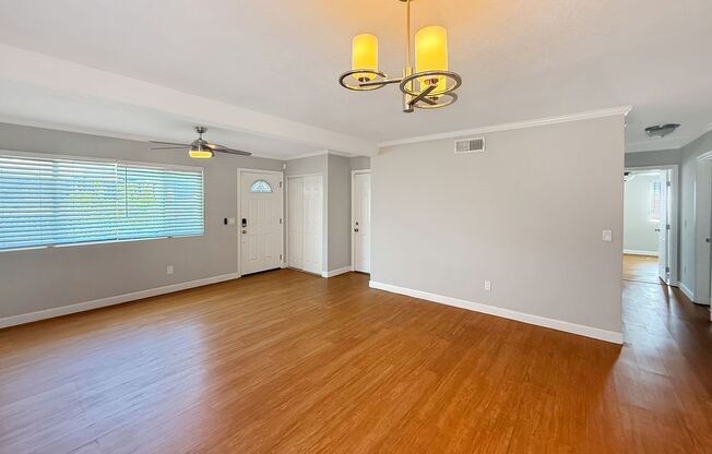 Great 3B/2BA Home in Spring Valley!