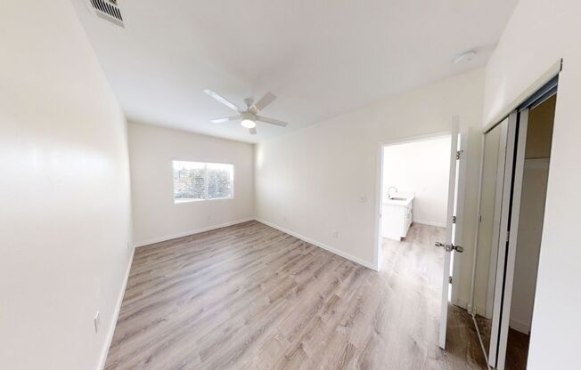 4BD/2BA, Balcony Views!!