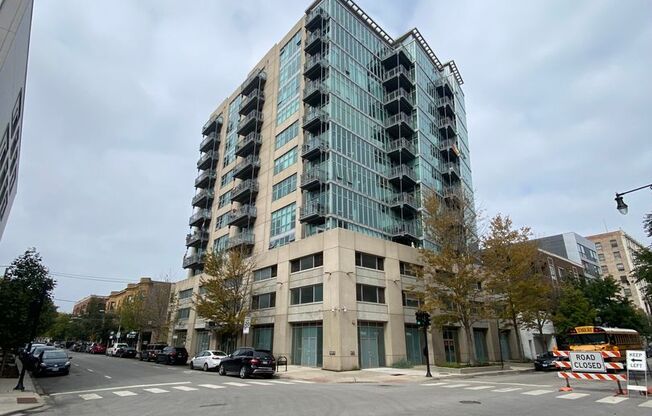 Beautiful Uptown Condo for Rent: 2 bed, 2 bath