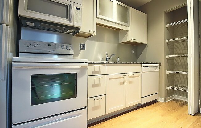 177 W RANDOLPH