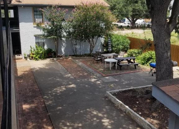 2 beds, 2 baths, 782 sqft, $1,950