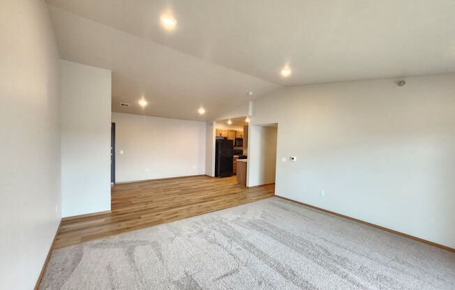 2 beds, 1 bath, 1,006 sqft, $1,230, Unit 3520 304