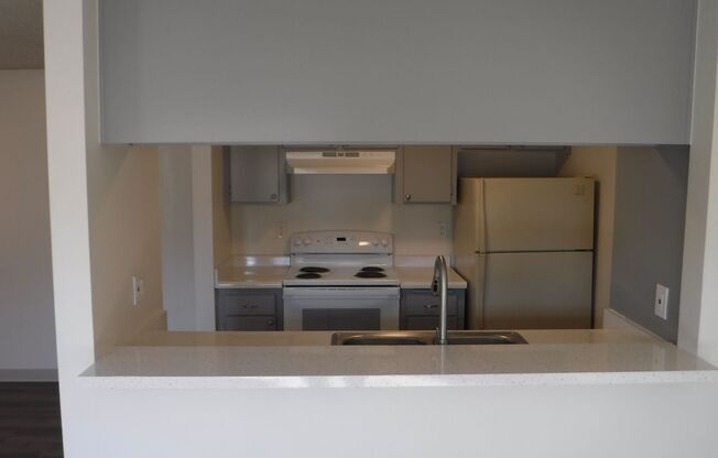 1 bed, 1 bath, $1,995, Unit 30