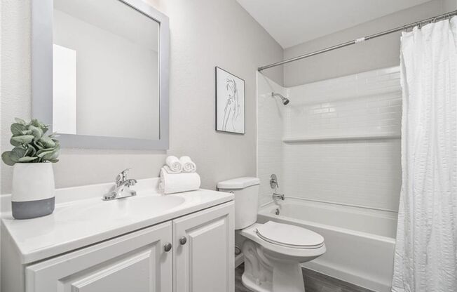 Clean & updated 2 bed/2 bath condo available for lease. Student-friendly & walking distance to UCR