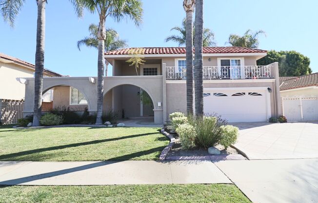 Live in Style in the Heart of Camarillo!