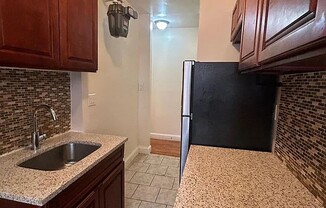 2 beds, 1 bath, $2,450, Unit 4A