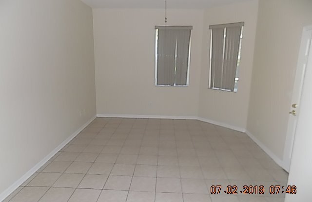 Spacious 3/2/2 in Land O Lakes