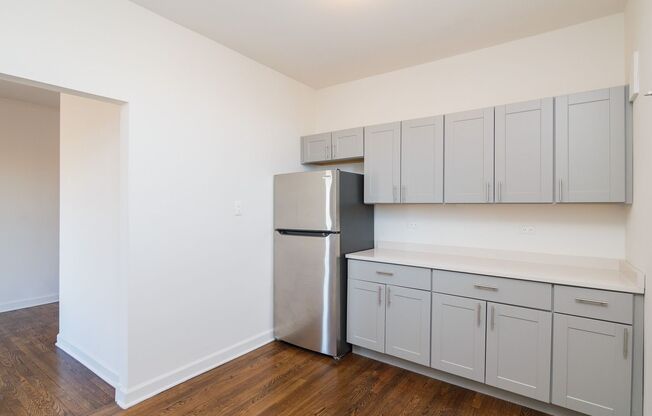 3 beds, 2 baths, 1,250 sqft, $2,700, Unit 6573-3