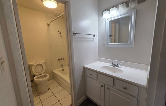 1 bed, 1 bath, $1,195, Unit 209