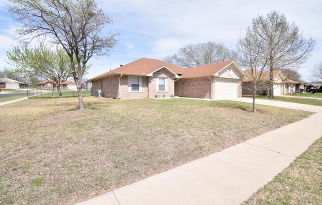 4201 BLUESTEM LN