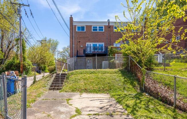 3 beds, 2 baths, 1,240 sqft, $1,850
