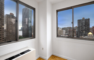 3 beds, 2 baths, 1,295 sqft, $8,250, Unit 19A