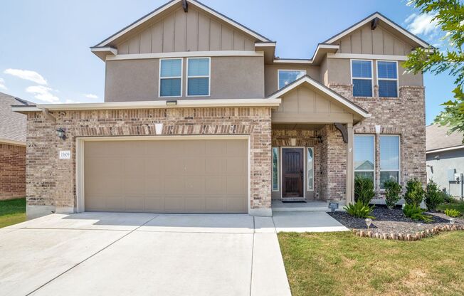 2999 sq ft 4 Bedroom 3.5 Bathroom 2 Story in Waterford Park!