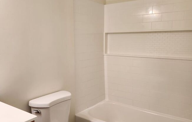 2 beds, 1 bath, 859 sqft, $1,450, Unit GL46007