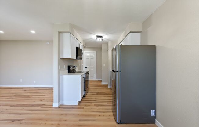 2 beds, 1 bath, 864 sqft, $1,395, Unit #20