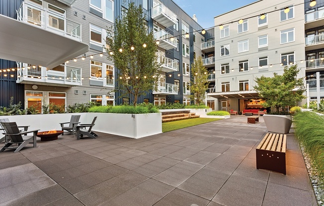 Adera - Amenity Courtyard