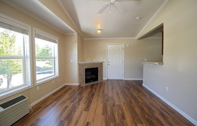 Light and Bright Remodeled Studio Condo in Convenient Bethany Location