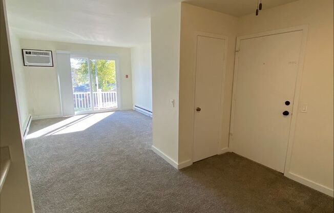 2 beds, 1 bath, 800 sqft, $1,235, Unit 5902-5