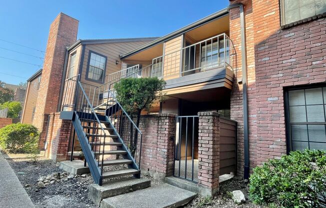 4803 Hamilton Wolfe Rd