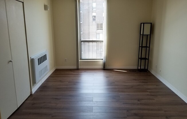 1 bed, 1 bath, 725 sqft, $3,150, Unit 912