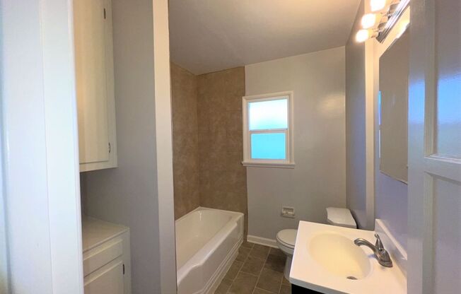 1 bed, 1 bath, 700 sqft, $2,095, Unit 35402