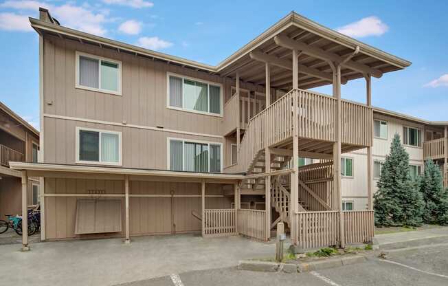 Rancho Tudor Exterior