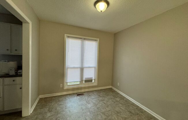 3 beds, 2 baths, $1,349