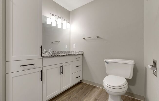 2 beds, 1 bath, 1,207 sqft, $1,995, Unit 04 2369 R