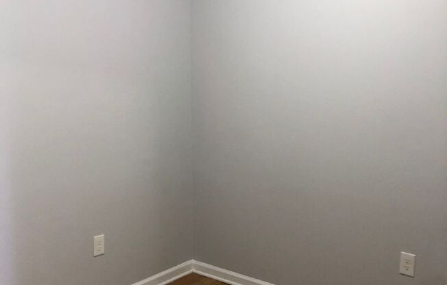 Voucher Approved 2 Bedroom with Den or 3 Bedroom Voucher 1.5 Bathroom