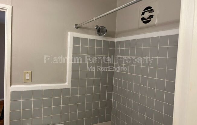 1 bed, 1 bath, 550 sqft, $1,000, Unit 6