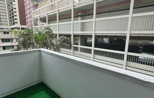 PET FRIENDLY 3 Bed, 1 Bath, 1 parking ELECTRIC INCLUDED