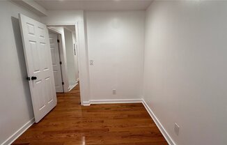 2 beds, 1 bath, $2,850, Unit 1